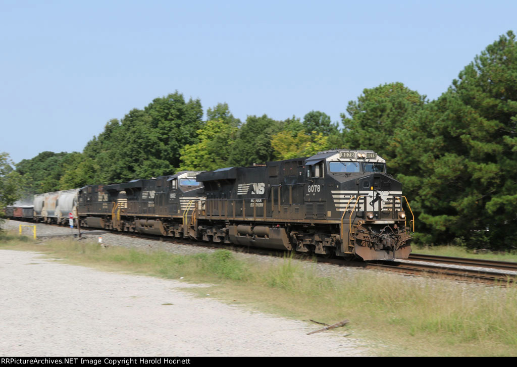 NS 8078 leads train 350 eastbound